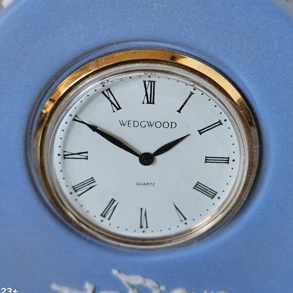 RARE VINTAGE WEDGWOOD ENGLAND BLUE WHITE GRECIAN DOME DESK MANTEL OFFICE CLOCK - Picture 3 of 13